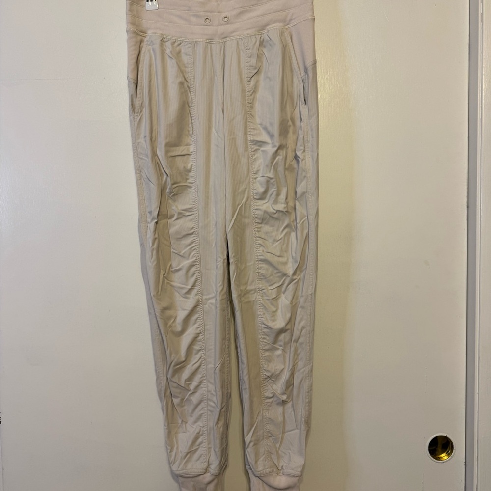 Women’s Lululemon Dance‎ Studio Mid-Rise Jogger - size 4